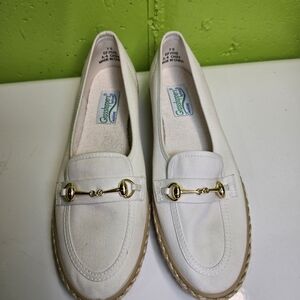 Grasshoppers Women's White Loafers
